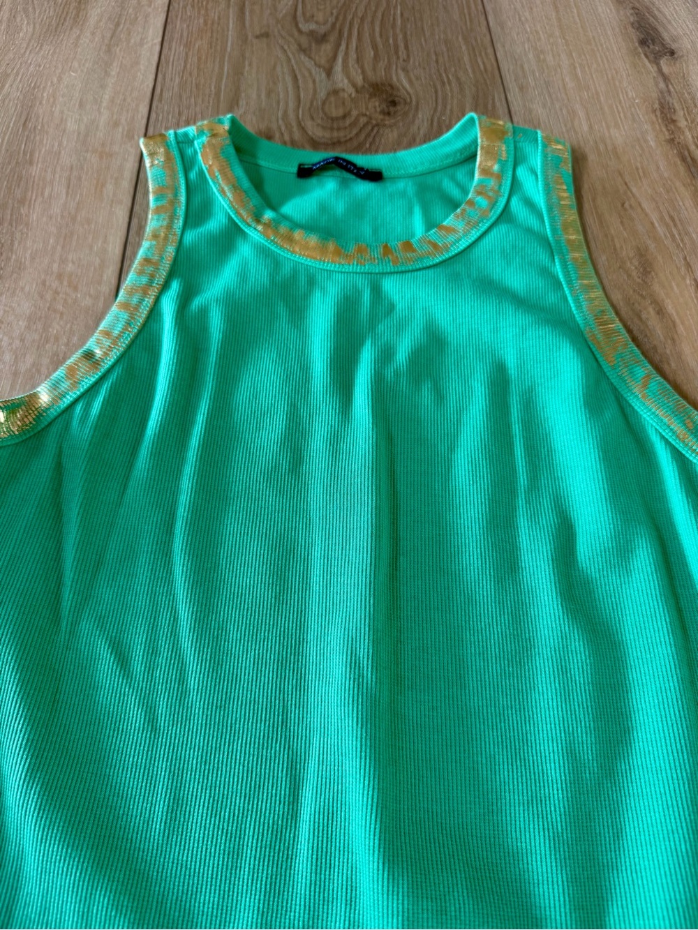 Gold Edge Italian Tank